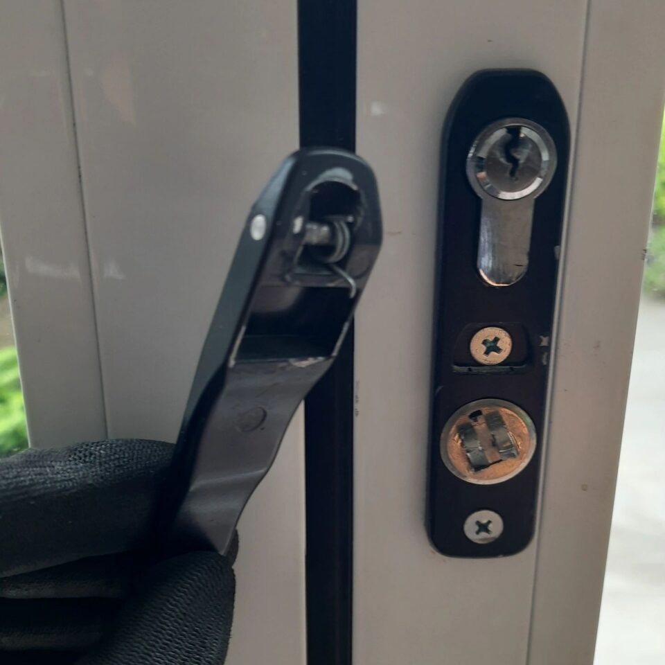 Bi-fold door handle replacement in Sunbury-on-Thames