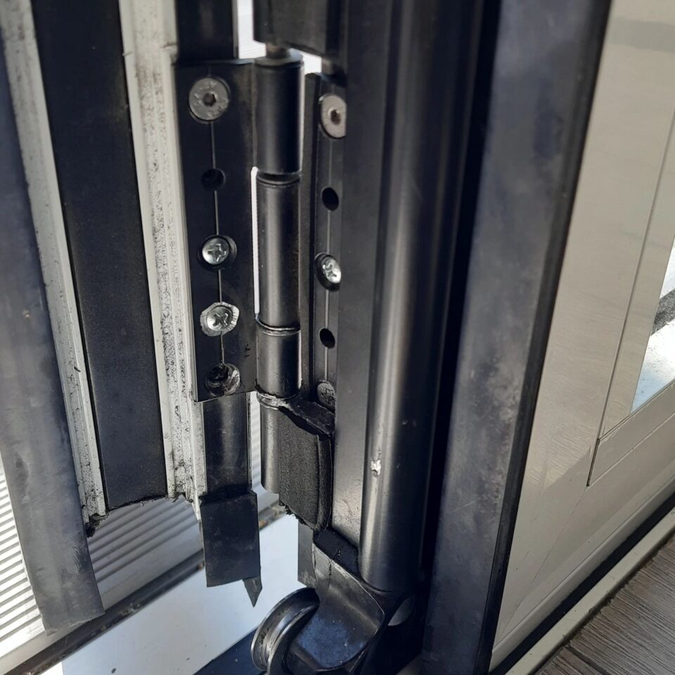 Bi-fold bottom support hinge replacement in Twickenham