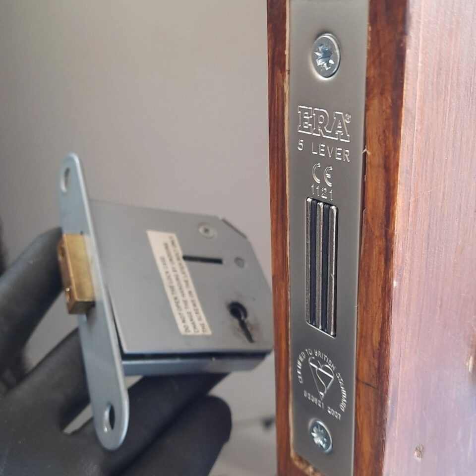 British Standard front door deadlock replacement in Twickenham