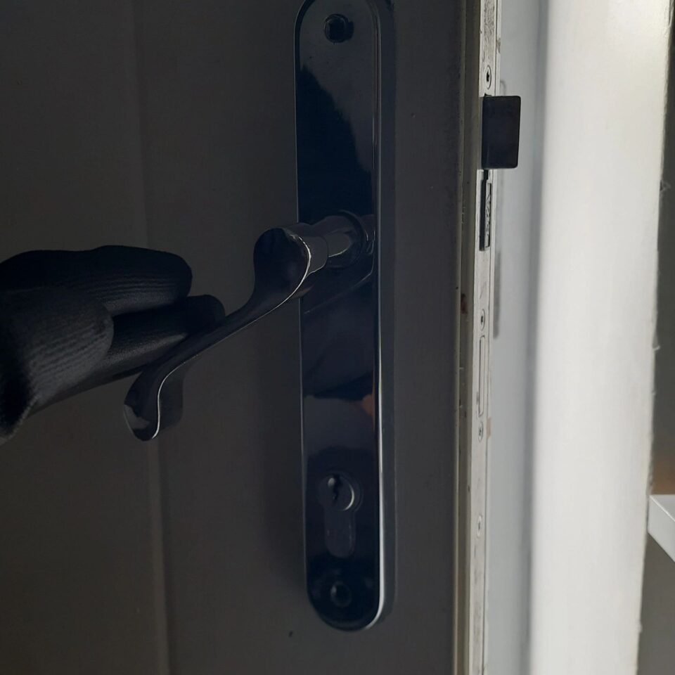 Composite door multipoint gearbox replacement in Shepperton