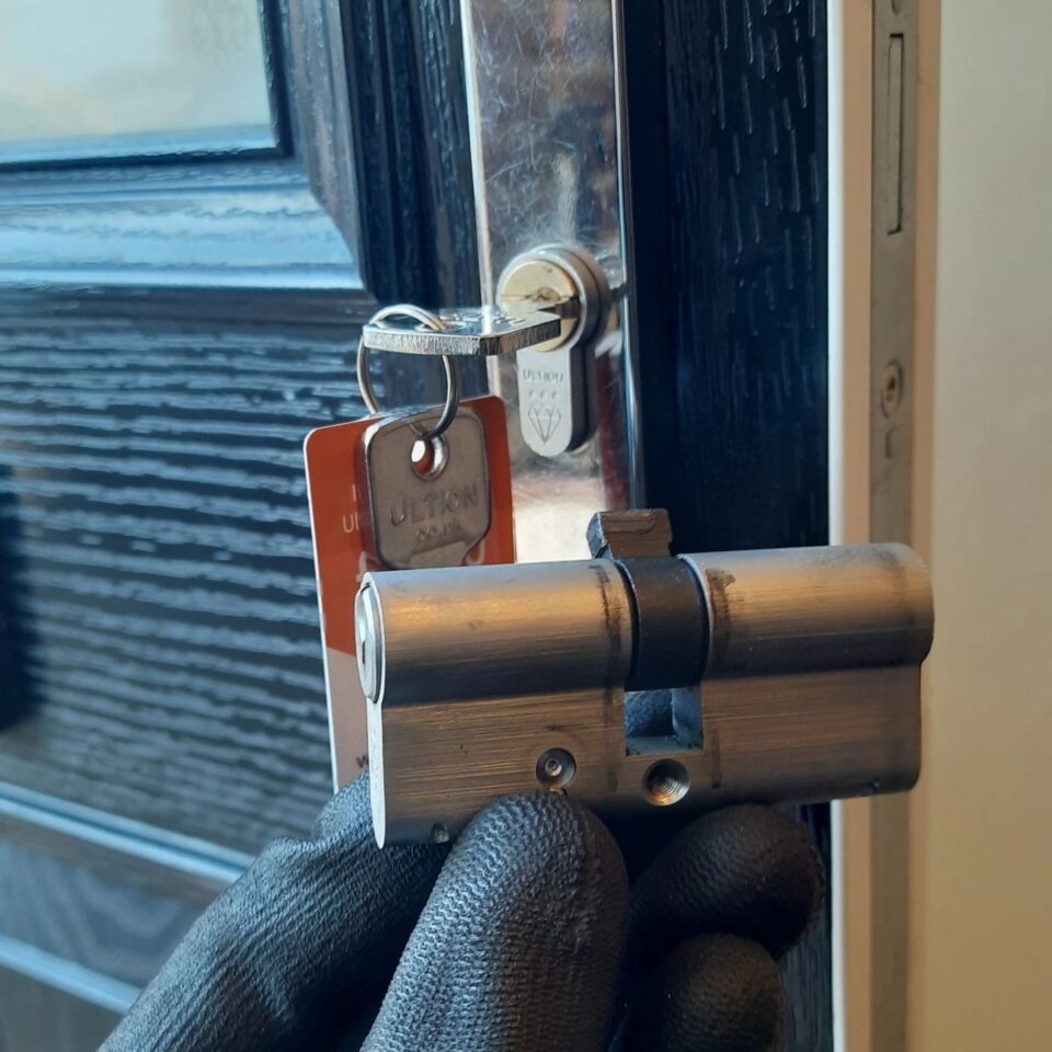 Trapped-key high-security cylinder replacement in Ashford