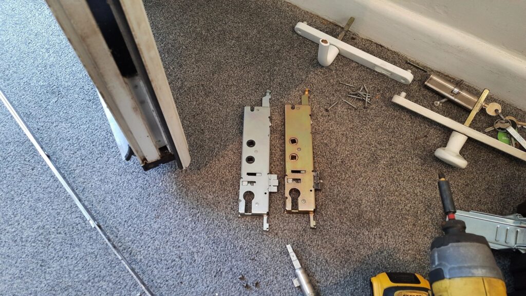 Multipoint gearbox replacement for an intermittent locking fault in Ashford