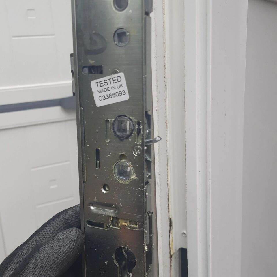 Failed multipoint gearbox replaced on a front door in Feltham