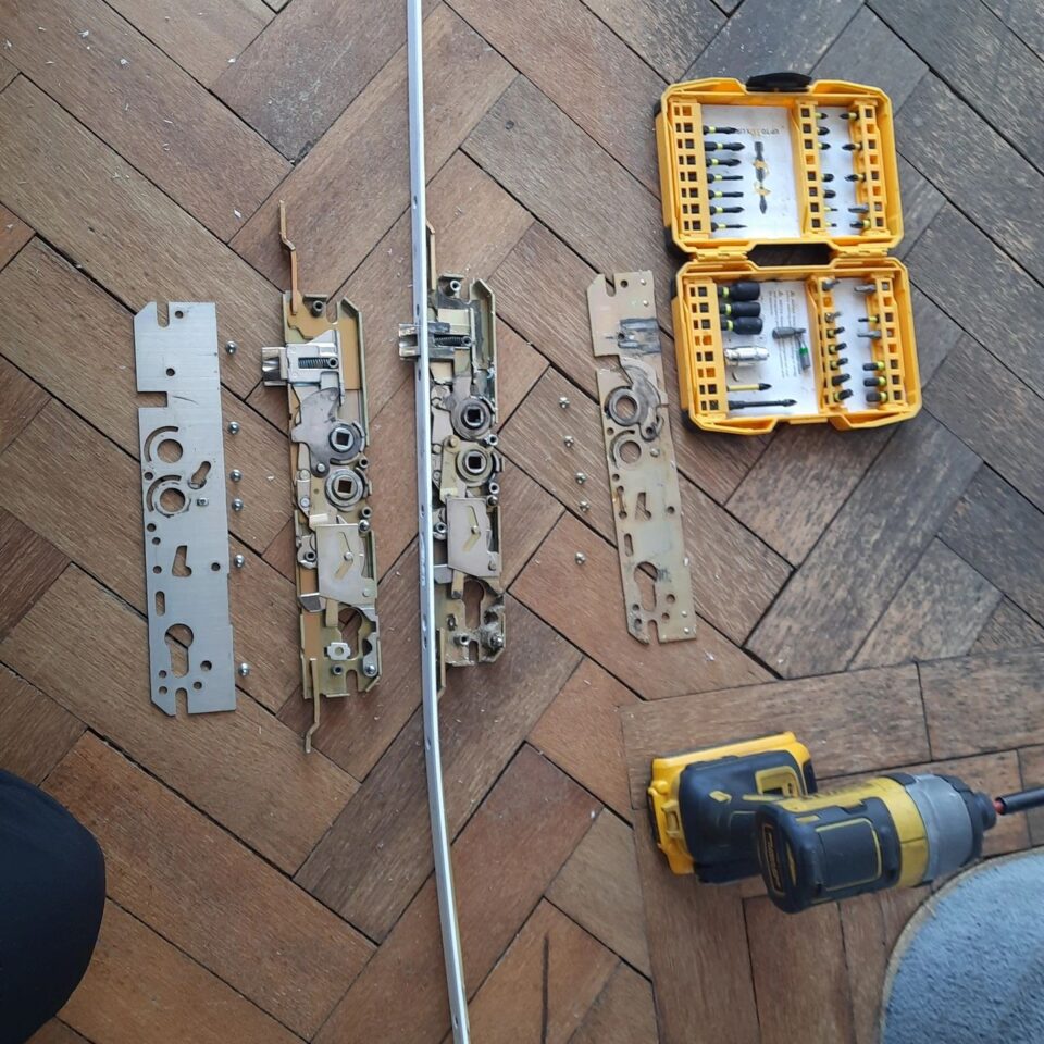 Multipoint gearbox spindle repair on a front door in Ashford