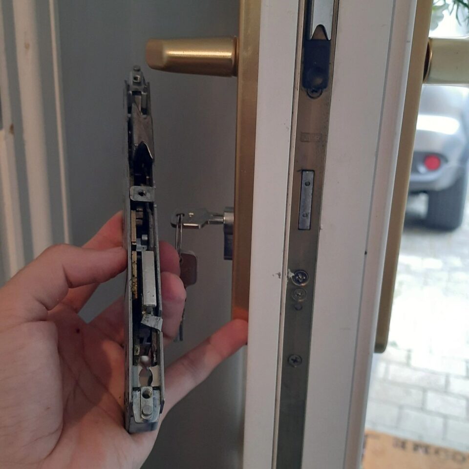 Multipoint gearbox replacement on a door in Staines